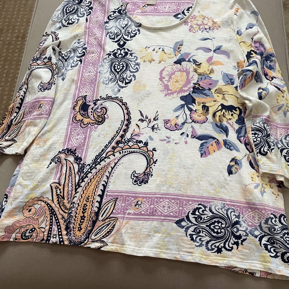 Women’s Chicos Top. Size 3.